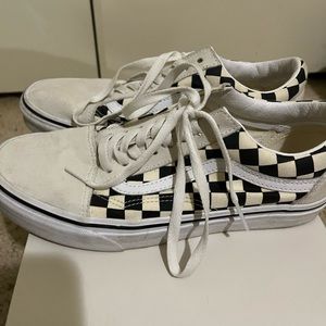 women’s checkered vans